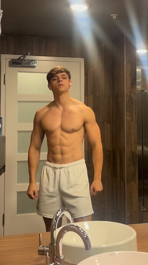 26K views · 1.7K reactions | Checking out the pump after that chest workout (Spring 2024) | Maxwcooper | Facebook