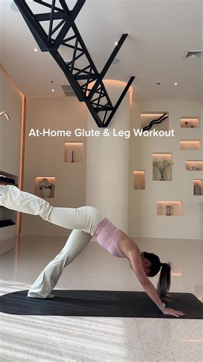 Sculpt your lower body and strengthen your core with these 3 simple moves! Let‘s get moving together Workout with Instructor Aomlette at Formalab