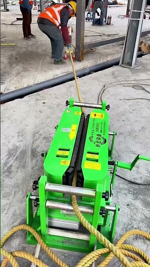 How is the cable conveyor used to lay cables #cable #cable pulling#electric power construction