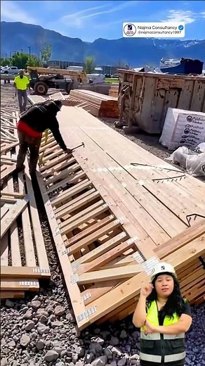 Heavy Wooden Frame Safety Reminder – One Hammer Strike Changed Everything! ⚠️🪵