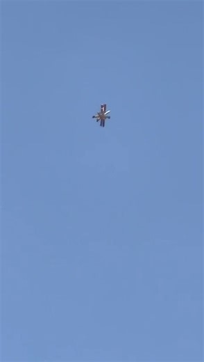 《德國西格堡拍到奇怪的物體，網友：像「星際效應」裡的TARS》 全世界每天都有奇奇怪怪的東西在天空被好奇的民眾拍到，就像這個，有人知道他是甚麼嗎？ 據說，這是在4月13日上周六在德國西格堡（Siegburg, Germany）地區拍攝的，目擊者將它寄給他的朋友，詢問這可能是什麼類型的物體？這位朋友不太確定這個東西是否可能是某種觀測設備或某種天氣「掃描儀」？他完全沒有主意，並且表明以前從未見過這樣的東西…… 於是，他將影片發送到reddit平台，詢問大家：這是甚麼？ https://www.reddit.com/r/UFOs/comments/1c4lin0/what_is_this/ 從影片你可以看到一個像會旋轉的物體在天空中盤旋， 一個網友評論說，「看起來像《星際效應》（Interstellar，2014年上映的科幻電影）裡的TARS」，結果獲得不少網友的認同，當然，鐵定有人認為是氣球，你怎麼認為？ | 台灣UFO‧外星人與超常現象檔案The Unexplained Files 2.0