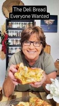 I Worked in a Deli... This Garlic Cheese Bread Sold Out Every Day! #easyrecipes#garlicbread#shorts
