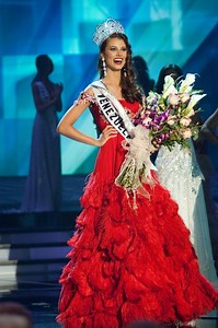 143K views · 7.6K reactions | Happy Birthday Miss Universe 2009, Stefanía Fernández ❤️ | Miss Universe | Facebook