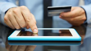 Applications bancaires : que peuvent-elles réellement demander à l'utilisateur ? - RTBF Actus