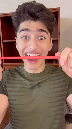 3M views · 556 reactions | BEST MAGIC TRICKS REVEALED  #magia #closeupmagic #sleightofhand #magicians #magicshow #artofplay #playingcards #kouzlo #sihir | Milaad Khodadoust | Facebook