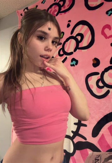 IS ANYONE HOMEE??😣😚js pick uppp theeee📲i think this outfit it cutieee only cz of bfs belt lol