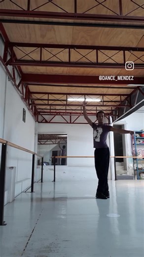 Pas de basque | Profesor José Gongora Ballet