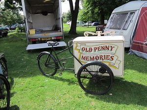 Childhood Ice Cream Memories (Eat before Melting)