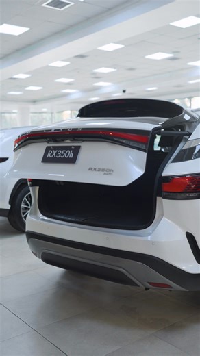 63 reactions | La nueva Lexus RX 350h fusiona potencia y sofisticación. Un SUV que combina diseño con tecnología que cuida el mundo. #LexusPerú #ExperienceAmazing #LexusLife | Lexus Perú | Facebook