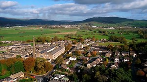 Bride Lucy lost her vision 5 years ago, and now she needs to find the perfect wedding dress to make her feel confident on her big day. | Curvy Brides' Boutique - TLC