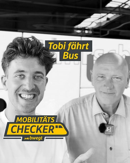 Wir sind die Coolsten, wenn wir cruisen, wenn wir durch die City düsen … 🤩 Mobilitäts-Checker Tobi hat sich mal hinters Bus-Lenkrad gesetzt und abgecheckt, wie das so funktioniert! Hier kommt ihr zum ganzen YouTube-Video: 👉 https://www.youtube.com/watch?v=E6xDYOjJOx4 Übrigens: Viele unserer Partner suchen Leute, die sich fürs Busfahren begeistern können. Werdet jetzt Busfahrer:in! 👉 https://fcld.ly/jetzt-als-busfahrer-in-bewerben | bwegt – Mobilität für Baden-Württemberg