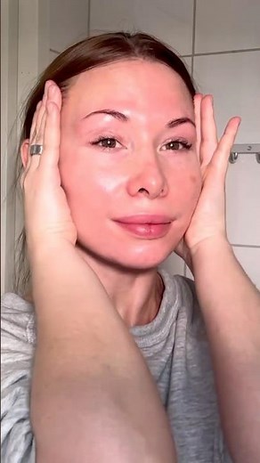 Facial lymphatic drainage massage technique