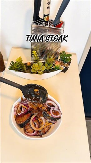 How I Cook My Tuna Steak 🐟 #TunaSteak #HomeCooking #foodreels