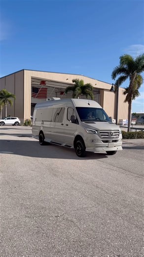 ⭐️ 2026 OGV Luxury Coach⭐️ V-Cruise 10OBWA⭐️ 208HP Mercedes Engine⭐️ 102 Miles ⭐️ Price $198,318