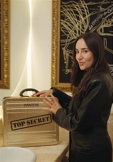 LO LOGRAROOON!! Hace pocos días subí un video y ustedes descifraron el códigooo, son unas CRACKS!!! Vean por favor esto viene sin etiquetas se ve astro top, ya me urge saber que es. Pero ABRIMOS EL MALETIN!!! @Pantene México #Publicidad #PanteneMexico