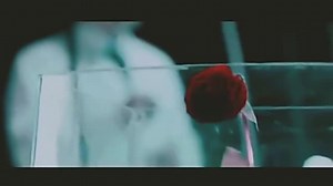 老科学家抓到一个美女，用她做人体实验，将美女的青春转给自己！