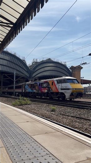 LNER Intercity 91105 ‘National Railway Museum’ in “50th Anniversary” livery