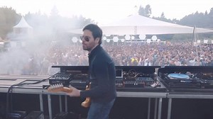 🎸🎶🕊️ Gui Boratto playing 'Beautiful Life' on guitar at Draaimolen! 🎥 Watch his Space Ibiza live performance here → be-at.tv/QrkGAA | Be-At TV