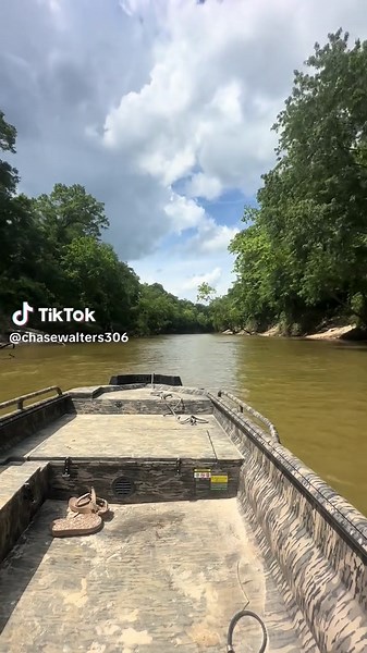 Only solution for this warm weather #leafriver#fyp#havocboats#boatsdaily