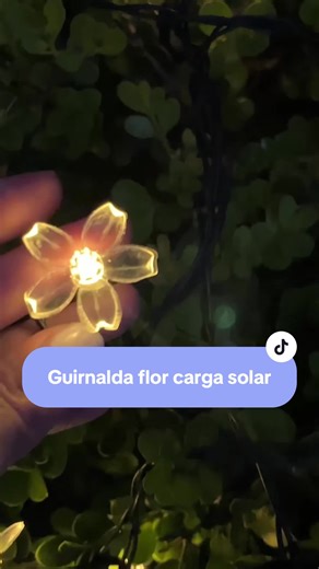 Guirnalda led diseño de flor con carga solar para exterior o interior #guirnalda #led #flor #jardin #deco