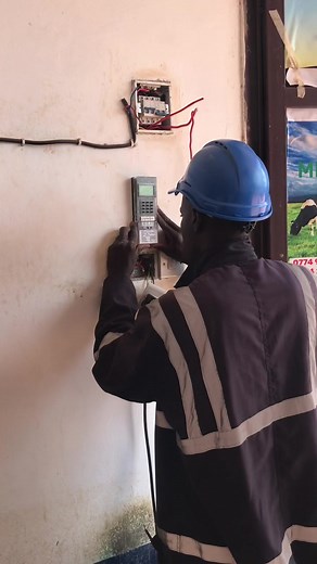 Why pay for 20k when u actualy use power for 5k 😏🧐🤔🤔. Upgrade to conlog meters and pay for exactly what you consume. #prepaidmetereslimited #conlog #prepaid #yaka #submeters #viralvideo @