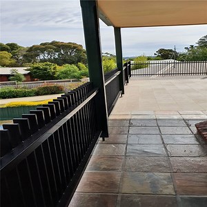 [Hot Item] Slat Bar Fence Vertical Steel Stair Railing Slat Blade Fencing Garden Fence Panel Aluminum Radiator Slat Fence