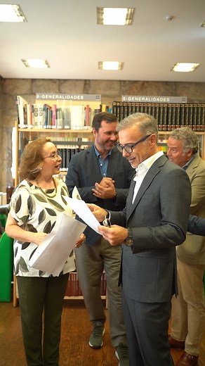 Pedro Duarte on Instagram: "Visitar a Escola Infante D. Henrique foi recordar uma parte da minha história — e, ao mesmo tempo, perspetivar o futuro da nossa cidade. ✍🏻 Ao lado do Pedro Teichgräber, candidato a Lordelo do Ouro e Massarelos, conhecemos os projetos e ouvimos a comunidade escolar, com a certeza de que é aqui, na formação dos mais novos, que começa o Porto de amanhã. 💙 #OPortoSomosNos #PedroDuarte"