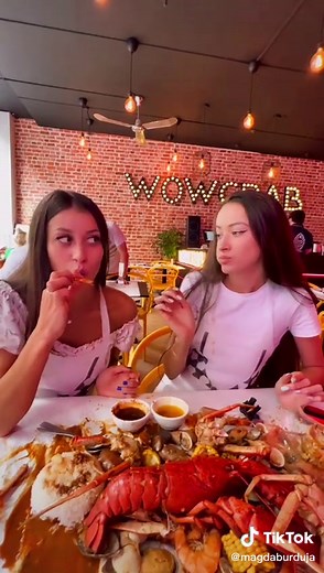 #fyp #rec #trend #moldova #style #netherlands #amsterdam #wowcrab #friends #eat #eating #eatingshow