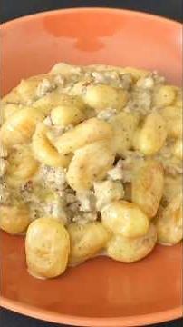 Creamy gnocchi pan with cheese and minced meat sauce 😋🧀