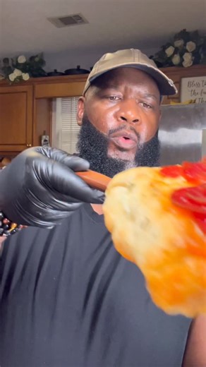 Stuffed Crust Double Staked Pizza . Ingredients: • 2 cans of pizza dough • Mozzarella cheese sticks (for crust) • 1 box of penne pasta • 1 cup of cheddar cheese • 1 cup of heavy cream • 1 tablespoon Italian seasoning • 4 cups mozzarella cheese (divided) • 3 tablespoons melted butter • 1 teaspoon parsley • Pizza sauce • 2 cups pepperoni slices • Mofo delicious seasoning (or your favorite seasoning blend) . Instructions: 1. Prepare the Base: 1. Preheat your oven to 375°F (190°C). 1. Lay a flat bak