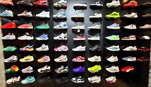 6TH ANNIV SALE | ₱600 / PAIR NOV 1 2025 | 10AM - 5PM WALK-INS ONLY | SEE YOU! 👻 | LAKAN KICKS Co.