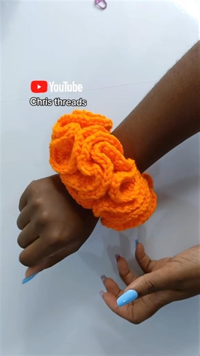 crochet scrunchie 🤗 #crochet #crochetfashion #diy