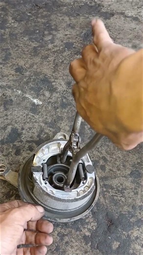 mechanic tricks for installing pirodo brakes #tutorial #automobile