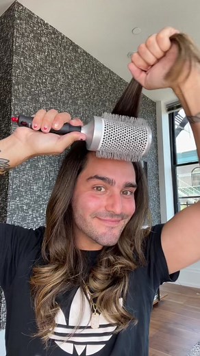 Max Volume Blow Dry Tips for Full, Bouncy Hair