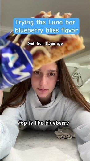Luna Bar blueberry bliss review 🫐🍫 #subscribe #review #foodreview #exercisetips #runningtips