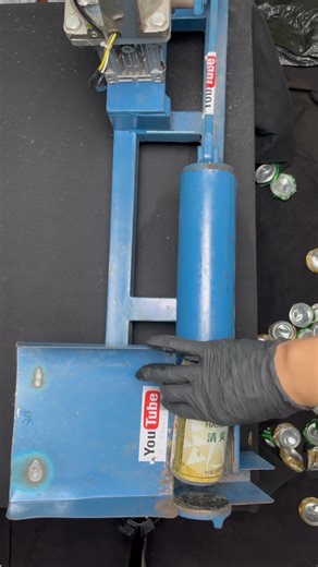 各国易拉罐声音挑战#DIY#Can crushing##HolidaysOnShorts#satisfying #CansTV#ASMR#跟着博主云解压#FallintoShorts