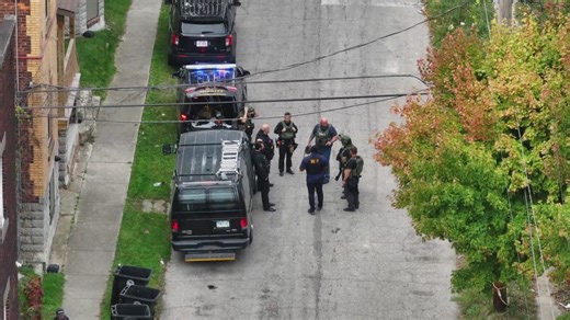 Deputy U.S. Marshal shot while serving warrant in Cleveland; suspect in custody