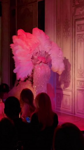 Watch the next video! #burlesque #showgirl #edenberlin @duaneparkburlesque