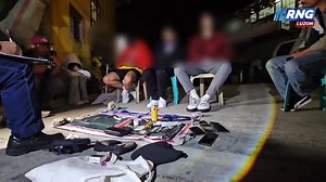 3 LALAKI AT 1 BABAE, TIMBOG SA CHECKPOINT SA BAGUIO CITY Nahaharap sa patong patong na reklamo ang 3 kalalakihan at 1 babaeng sakay ng isang SUV sa Baguio City. Ito'y matapos silang maharang sa isinagawang election gun ban checkpoint ng BCPO sa kahabaan ng Marcos Highway na sakop ng Brgy. Sto. Tomas Proper Baguio city. Hindi umano nakisama ang mga sakay ng sasakyan sa mga pulis matapos tumanggi ang mga itong ibaba ang bintana ng kanilang sasakyan. Dito na naghinala ang mga Pulis at sa isinagawan