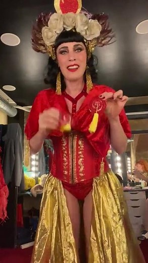 Mama Ulita Video WS Tassels & Assels twirling