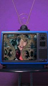 13K views · 263 reactions | Coreografías frente al espejo, abanicos imaginarios y mucho lip sync.  "Las mil y una noches que pasé contigooo” open.spotify.com/intl-es/track/0b53GyMOfBCt5L6bh0CH3f?si=2f99bb5d31e147ab | Universal Music México | Facebook