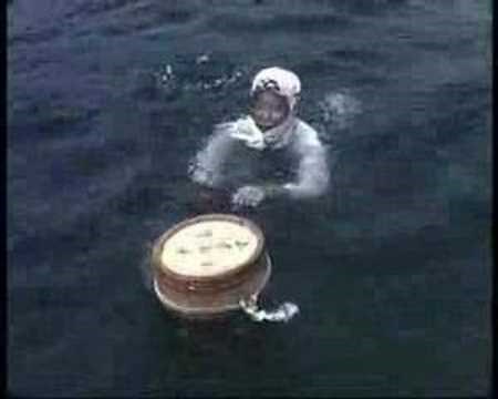 Pearl diving and children in Japan 1960 昭和の日本