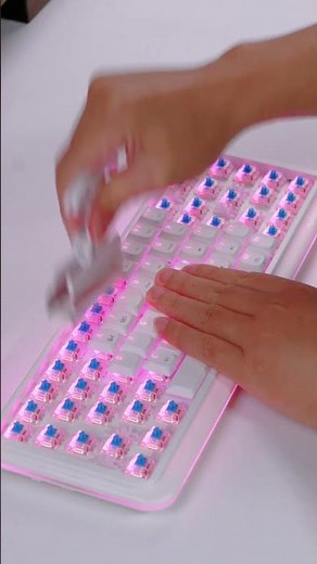 Learn to remove keycaps in one second#keyboard