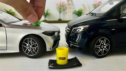 A Super Luxury Minibus and a Sedan Car Pose Mercedes-Benz Best Miniature Diecast Model Cars