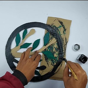 10K views · 165 reactions | Cardboard craft ideas for your drawing room #cardboardcraft #paperflowers #papercraft #diy #craft #howtomake #walldecor #wallcraft #make | Deep's CRAFT | Facebook