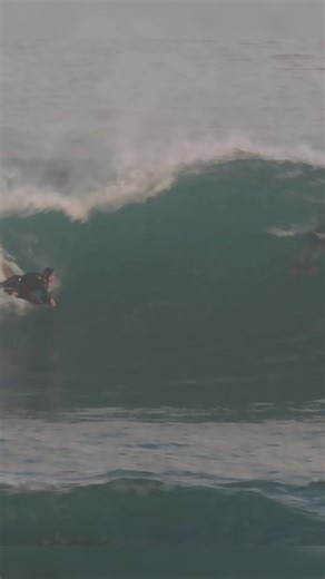 Sub-zero style on a tropical slab. Easy work for this hooded barrel fiend!!! Captured during one of our Bodyboard Camp sessions down South Filmed by: @balibodyboarding & @yohanisbanola #balibodyboarding #bodyboardcoaching #bodyboardcamp #bodyboardtrip #bodyboardvacation #bodyboarder #bodyboarding #bali #indonesia #baliwaves