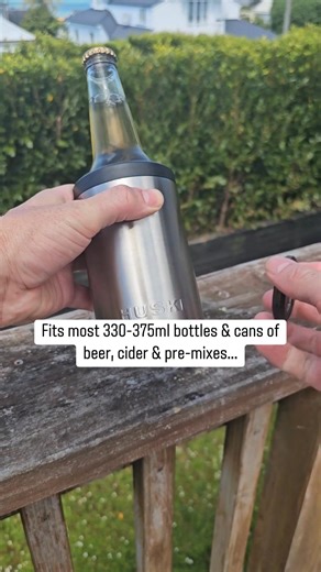 Love warm beer? You'll hate this... 👀 Rated 4.9/5 from 8000 reviews... 👉 The award-winning Huski Beer Cooler 2.0 keeps beer up to 10x colder than an uninsulated beer 🍻 👉 Fits most 330-375ml bottles and cans 👉 Marine grade stainless steel 👉 No condensation 👉 Built-in detachable 3-in-1 opener ⭐⭐⭐⭐⭐ "Unbelievably excellent in 40 degree temperatures. The bottle opener on the bottom is genius. Worth every cent..." - Wayne R J, verified buyer. 🗣️ As seen in Rolling Stone, GQ Magazine and The U