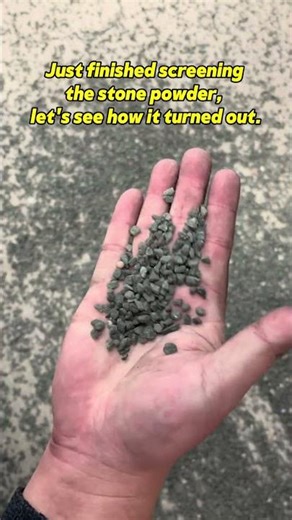 The high-frequency screen enables precise screening of soil and powder.#sandmakingline #sandmaker