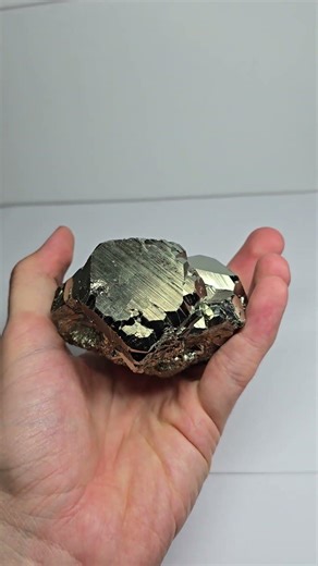 Pyrit z Peru 🇵🇪, www.mineralground.cz #mineral #crystals #pyrite