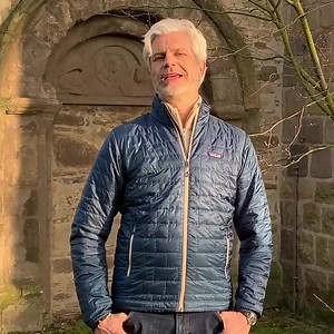 JETZT AUCH ALS HÖRBUCH! Entdecke mit Prof. Dr. Tobias Esch die vierte Dimension der Gesundheit in seinem inspirierenden Buch "Wofür stehen Sie morgens auf?" 📘🌿 Tauche in sein fesselndes Video ein, in dem er erklärt, wie Bedeutsamkeit der Schlüssel zu nachhaltiger Gesundheit und Heilung ist. 🌟🧘‍♂️ Lass dich von seiner Expertise auf eine Reise zu Sinn und Wohlbefinden mitnehmen! Klingt gut? Dann klick' dich hier zum Buch: https://www.gu.de/produkte/sachbuch/gesellschaft/wofuer-stehen-sie-morge